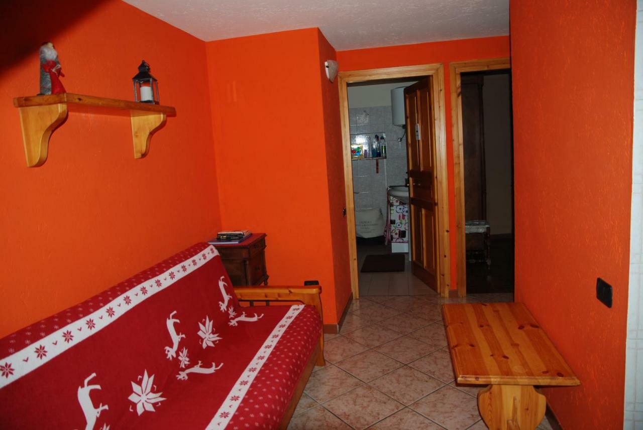 Casa Vacanza In Centro A La Salle Exterior foto